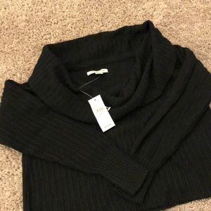 NEVER WORN WITH TAGS